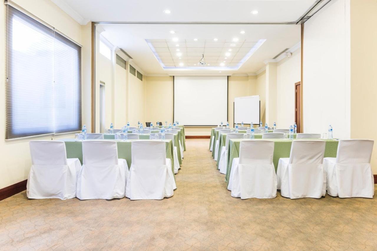 Holiday Inn Express Quito By Ihg Exteriör bild
