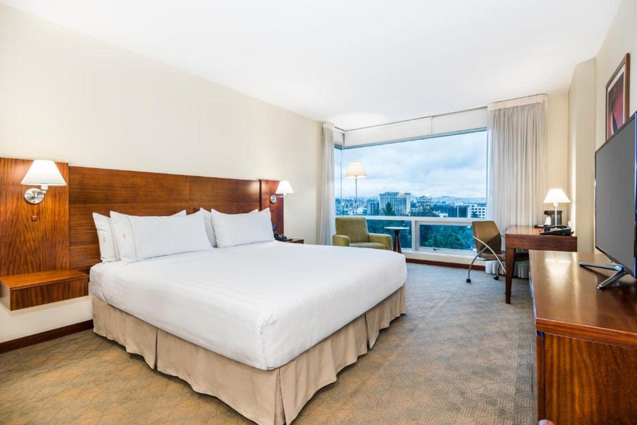 Holiday Inn Express Quito By Ihg Exteriör bild