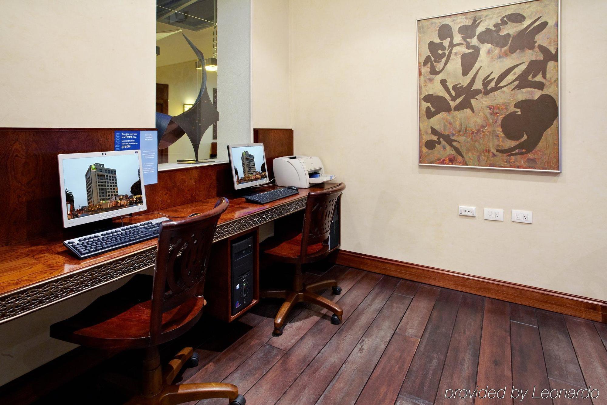 Holiday Inn Express Quito By Ihg Exteriör bild