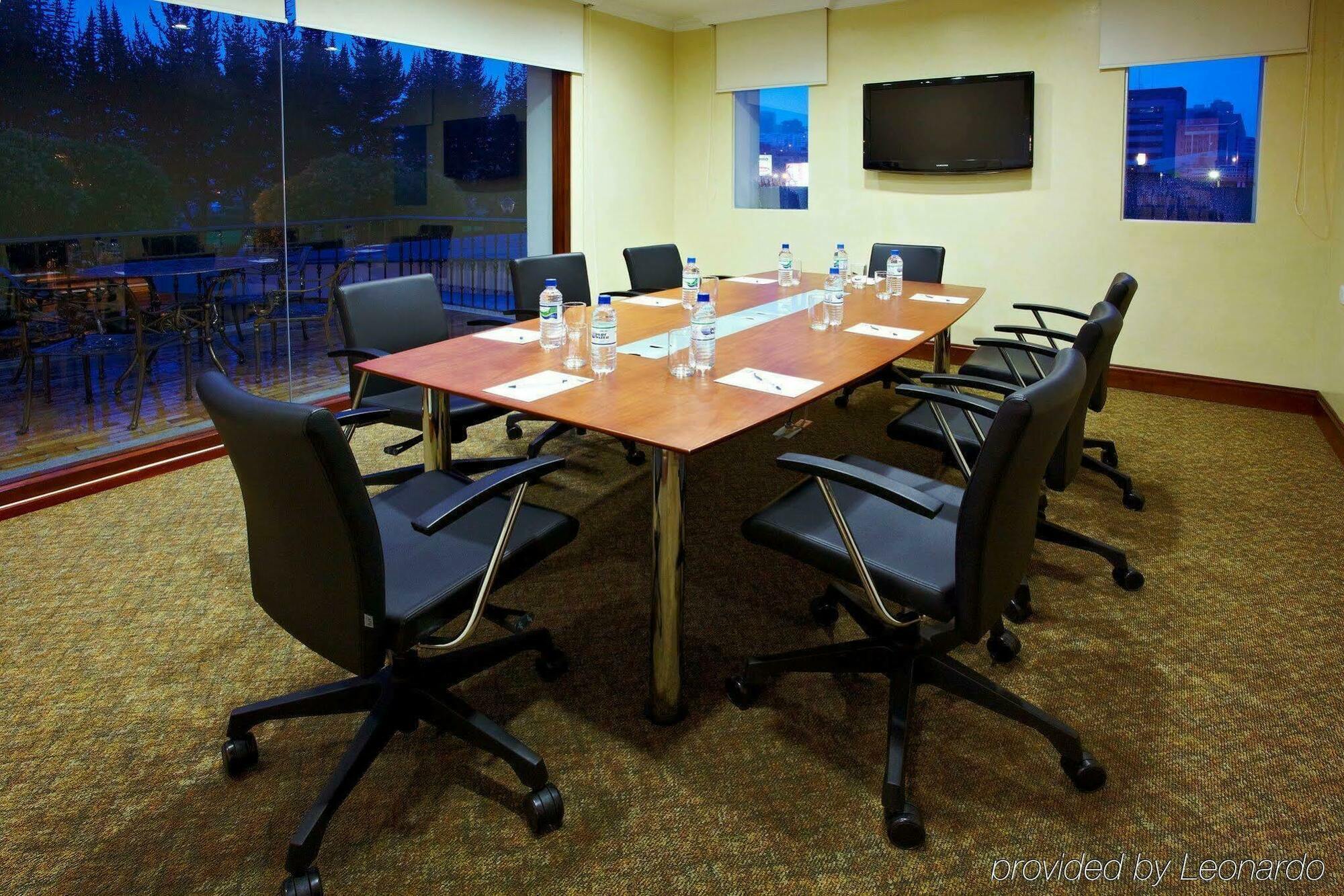 Holiday Inn Express Quito By Ihg Exteriör bild