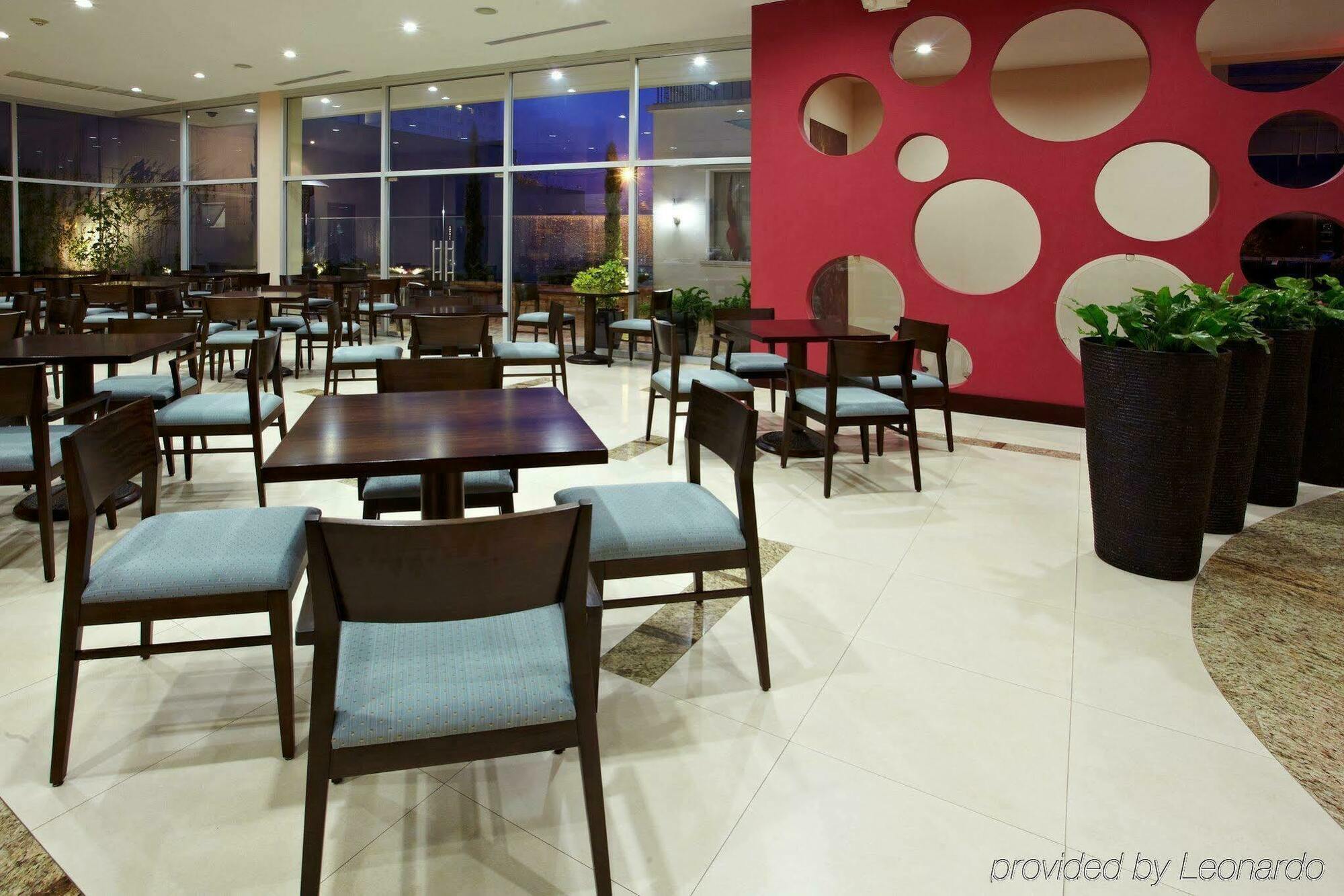 Holiday Inn Express Quito By Ihg Exteriör bild