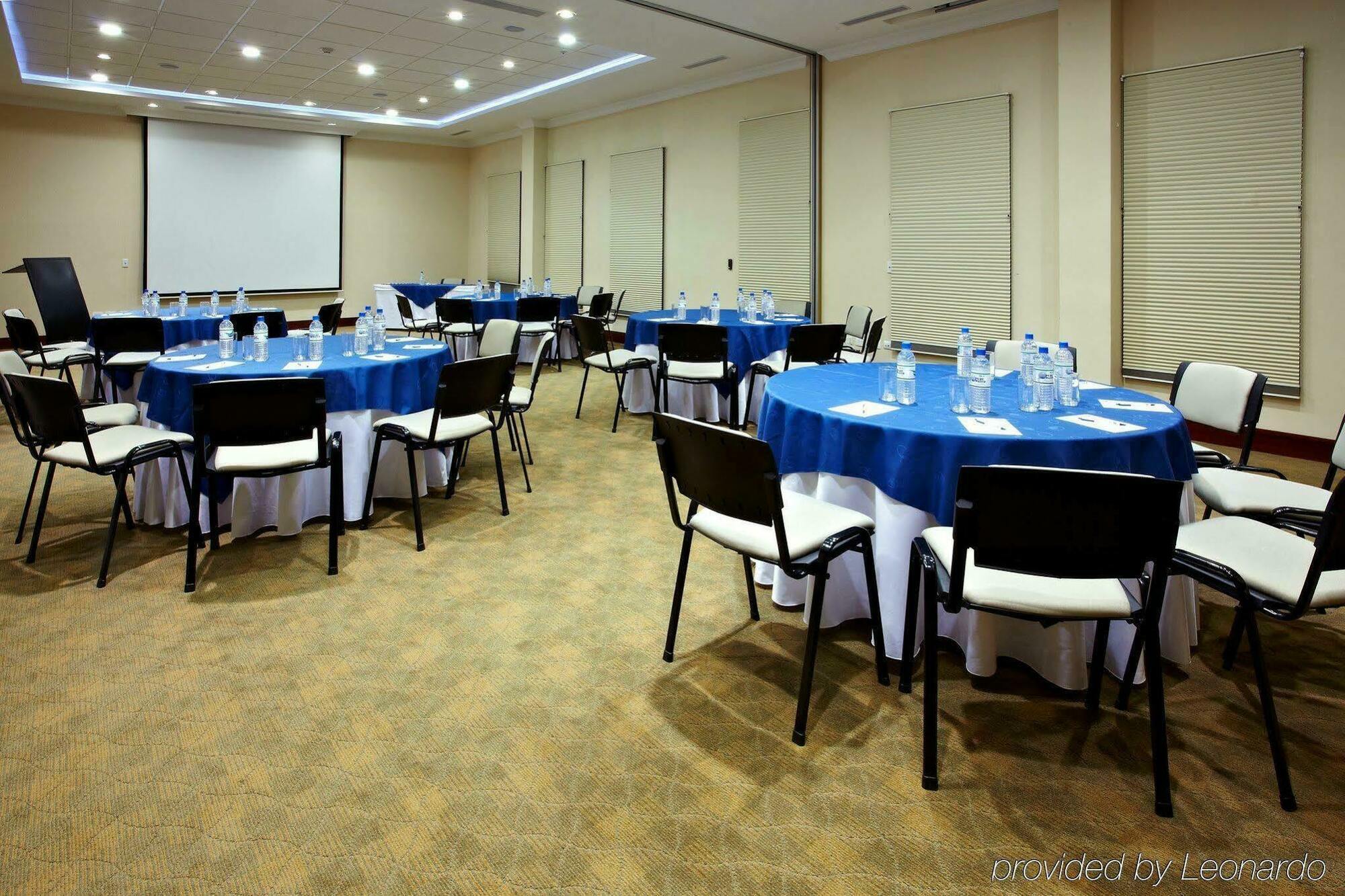 Holiday Inn Express Quito By Ihg Exteriör bild