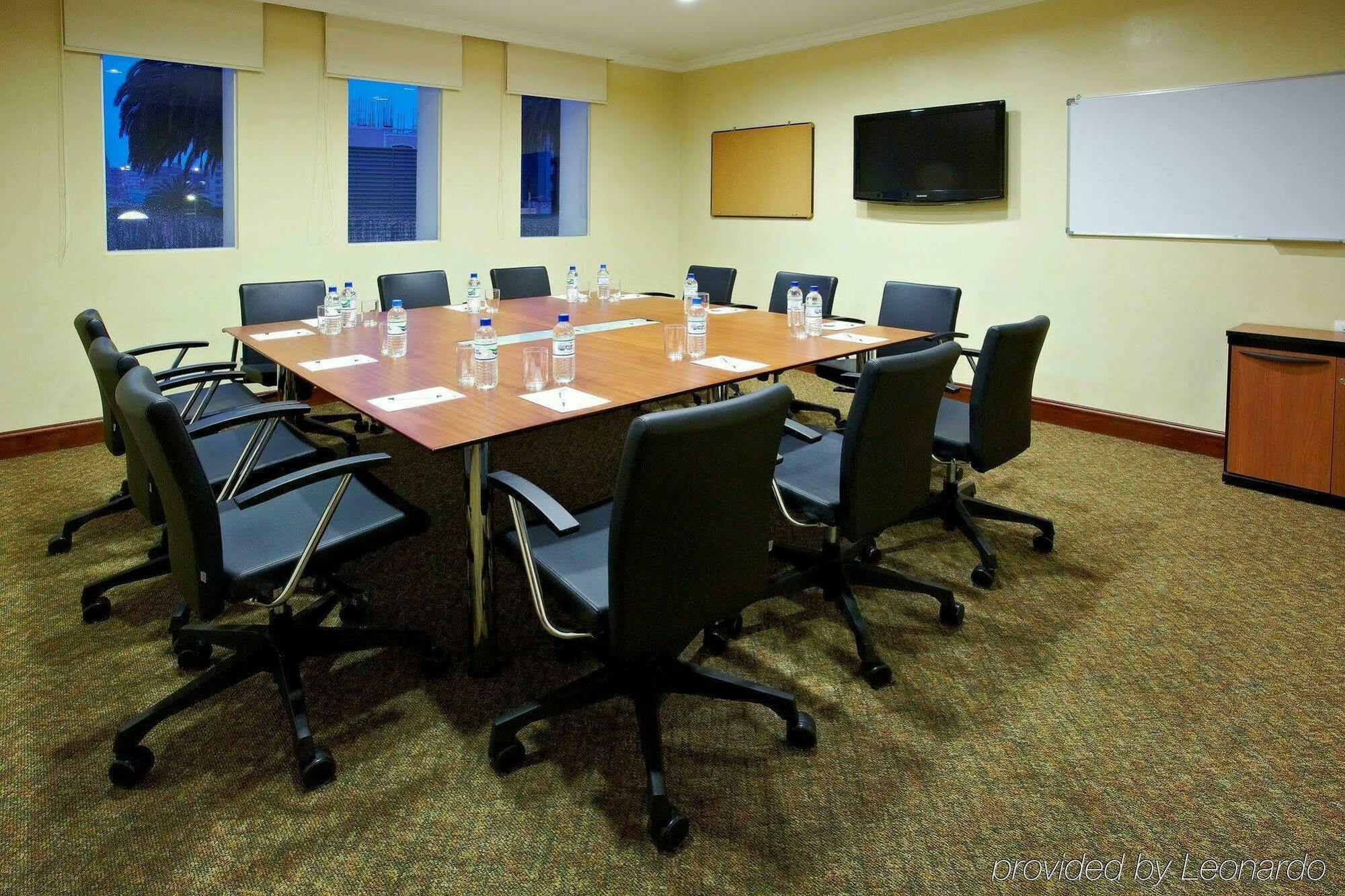 Holiday Inn Express Quito By Ihg Exteriör bild