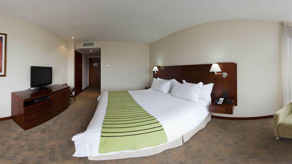 Holiday Inn Express Quito, An Ihg Hotel Exteriör bild