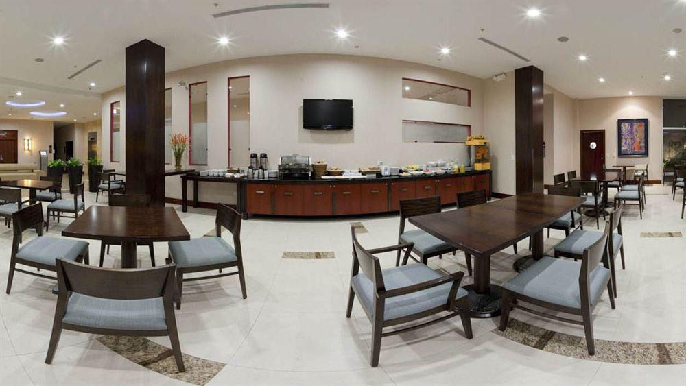 Holiday Inn Express Quito By Ihg Exteriör bild